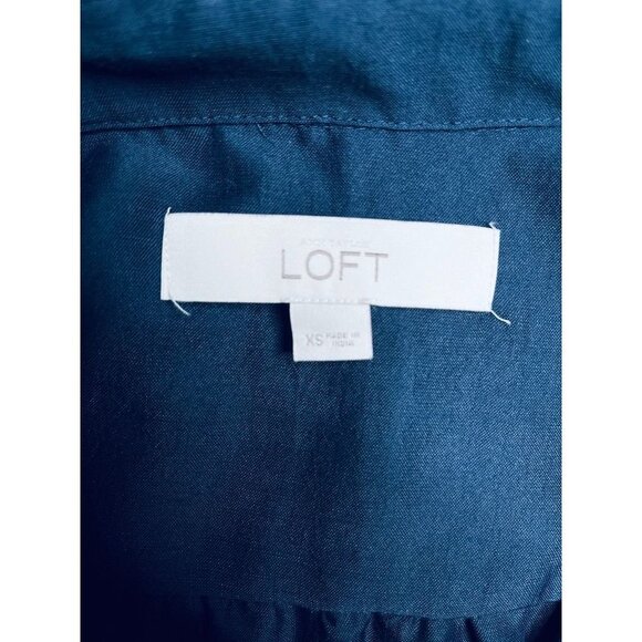 Loft Ladies Button Down Shirt XS Navy Long Sleeve Lightweight  Capsule Wardrobe - Picture 5 of 7